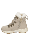 Botín beige de niña diseñado para aventuras, combina modernidad y resistencia.