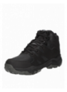 Botín negro de cuero para hombre, ideal para trekking urbano y actividades al aire libre.