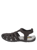 Sandalia de cuero negra para mujer, estilo casual y resistente.