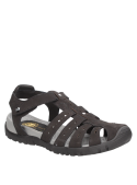 Sandalia negra de cuero para mujer, estilo casual, ideal para verano.