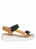 Sandalia camel de mujer, mezcla de cuero y textil, perfecta para actividades al aire libre.