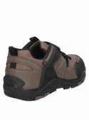 zapatilla taupe de hombre con forro de mesh, adecuada para aventuras urbanas y al aire libre.