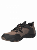 zapatilla taupe de hombre Panama Jack para actividades outdoor, diseño versátil y cómodo.