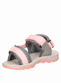 Sandalia rosada de niña con correas anchas y cierre de velcro, ideal para actividades casuales y paseos al aire libre.
