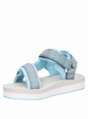 Sandalia azul casual de niña, diseño versátil y cómodo para aventuras al aire libre.