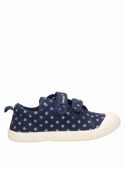 Zapatilla azul de niña con combinación de estilo delicado y durabilidad, cómoda para explorar.