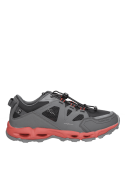 Zapatilla gris de hombre con taco plano de 4.3 cm y punta redonda, perfecta para aventuras.