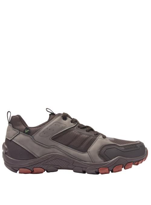 zapatilla taupe casual para hombre con textura entretejida, costuras visibles y paneles de caucho para mayor soporte.