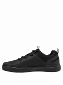 Zapatilla negra masculina, versátil y minimalista, adecuada para ir a la universidad o pasear por la ciudad.