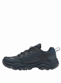 diseño azul de zapatilla outdoor para hombre, combina textil y sintético, punta redonda