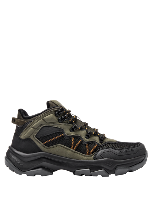 Botín verde de estilo outdoor para hombre, ideal para trekking, con diseño robusto y detalles en zigzag.
