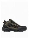Botín verde masculino con ganchos metálicos para cordones, suela gruesa y relieve para buen agarre.