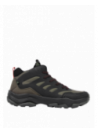 Calzado athleisure masculino verde con cordones contrastantes, refuerzos en talón y puntera, perfecto para caminatas.