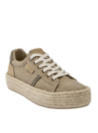 zapatilla casual taupe de mujer con combinación de textil y cuero, ideal para actividades diarias.