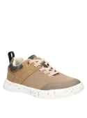 zapatilla camel casual para niño con taco plano de 4.7 cm y punta redonda