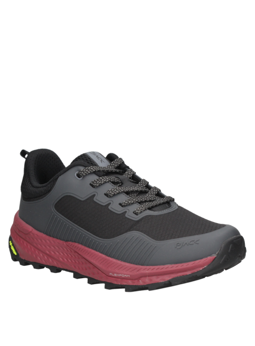 Zapatilla gris para hombre, combina textil y sintético, perfecta para un estilo de vida activo y caminatas urbanas.