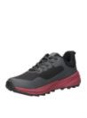 Zapatilla gris de trail running para hombre, con diseño contemporáneo y funcional, ideal para actividades al aire libre.