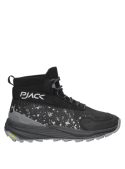 Zapatilla negra moderna, con pasadores y ojales metálicos, ideal para un look casual y deportivo.
