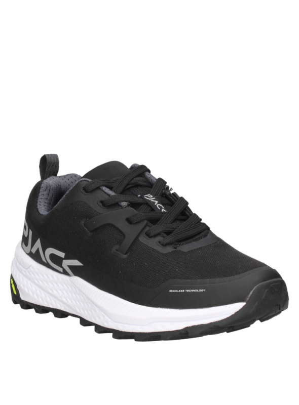 Zapatilla negra de mujer, resistente y transpirable, adecuada para actividades al aire libre y uso diario en la ciudad.