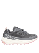 Calzado gris estilo trail running para mujer, resistente al desgaste, adecuado para caminar y combinar con ropa casual.