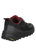calzado negro estilo athleisure para mujer, ideal para caminatas o uso diario en la ciudad con un look casual.