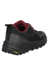 calzado negro estilo athleisure para mujer, ideal para caminatas o uso diario en la ciudad con un look casual.