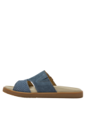 Sandalia azul para mujer, estilo casual y moderno, con detalles metálicos que añaden sofisticación.