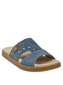 Sandalia casual azul de cuero con patrón entrelazado en la parte delantera, ideal para ocasiones informales.