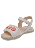 Calzado casual de niña en blanco, con suela que simula yute, perfecto para un look bohemio y relajado.