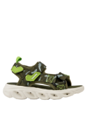 Sandalia verde para niño con diseño deportivo y suela robusta, ideal para actividades al aire libre.