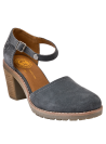 Elegante sandalia azul de cuero para mujer, con diseño casual y versátil para cualquier ocasión veraniega.