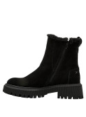 Estilo Chelsea en cuero gamuzado negro, borde lanoso, suela gruesa, adecuado para moda urbana femenina.