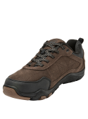 Zapatilla marrón de hombre, mezcla de cuero y textil, con cordones gruesos y ojales metálicos para mayor durabilidad.