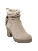 Elegante botín taupe de cuero gamuzado, con relleno de pelo sintético en el borde superior para calidez y confort.