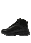 Bota negra trail running para mujer, práctica y resistente, sin detalles decorativos, ideal para climas fríos.