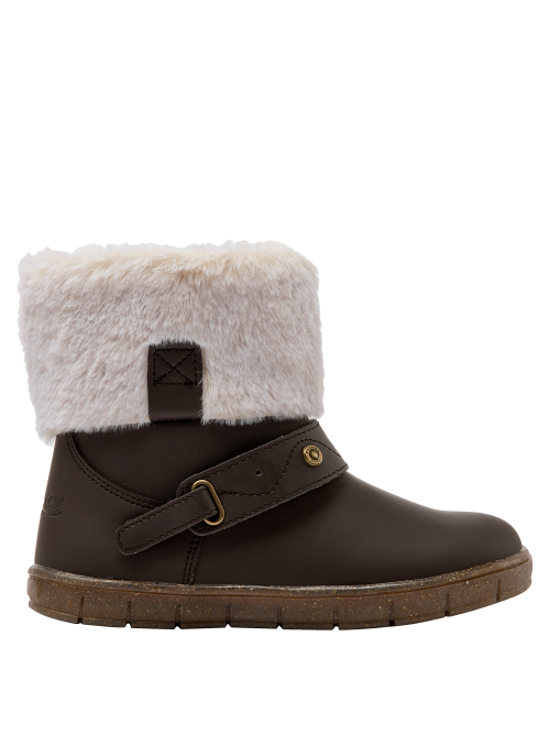 Bota café para niña, combina elementos vintage y contemporáneos, adecuada para reuniones familiares o salidas al parque.