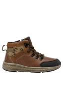 Botín camel para niño, mezcla de estilo y durabilidad, adecuado para superficies variadas.