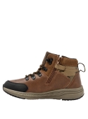 Calzado infantil camel de Panama Jack, diseño resistente para actividades al aire libre.