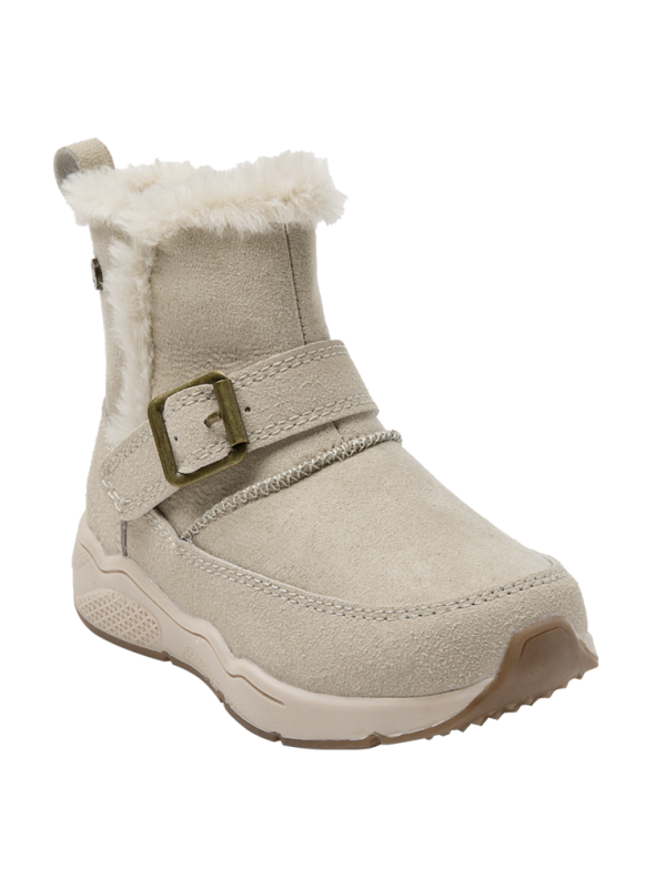 Zapato casual beige con hebilla y suela gruesa, ideal para paseos al parque o reuniones familiares en días fríos.