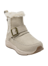 Zapato casual beige con hebilla y suela gruesa, ideal para paseos al parque o reuniones familiares en días fríos.