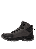 Botín gris de estilo outdoor para hombre con diseño robusto y moderno, ideal para actividades al aire libre y urbanas.