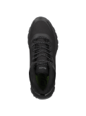 Botín masculino negro, suela gruesa y dentada para tracción en terrenos variados, estilo trail running.