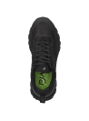 Calzado femenino de trail running en negro, con materiales sintéticos y textiles, perfecto para un look casual y cómodo.