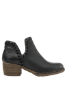 Botín negro de cuero para mujer, combina simplicidad con detalles sutiles, ideal para un estilo relajado y cómodo.