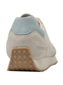 Calzado casual blanco de mujer con diseño versátil en cuero y textil para un estilo dinámico.