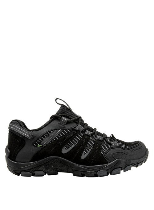 Zapatilla negra de cuero y mesh para hombre, ideal para actividades outdoor con diseño moderno y resistente.
