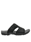 Sandalia negra de cuero para hombre, estilo outdoor, ideal para actividades al aire libre.