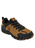Zapatilla camel masculina de cuero con suela de excelente agarre para actividades al aire libre.