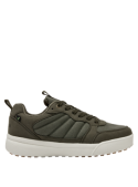 Zapatilla verde casual de hombre en canvas con detalles modernos y resistentes.