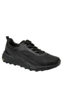 calzado masculino negro para correr con taco plano de 4 cm y excelente agarre en suela.